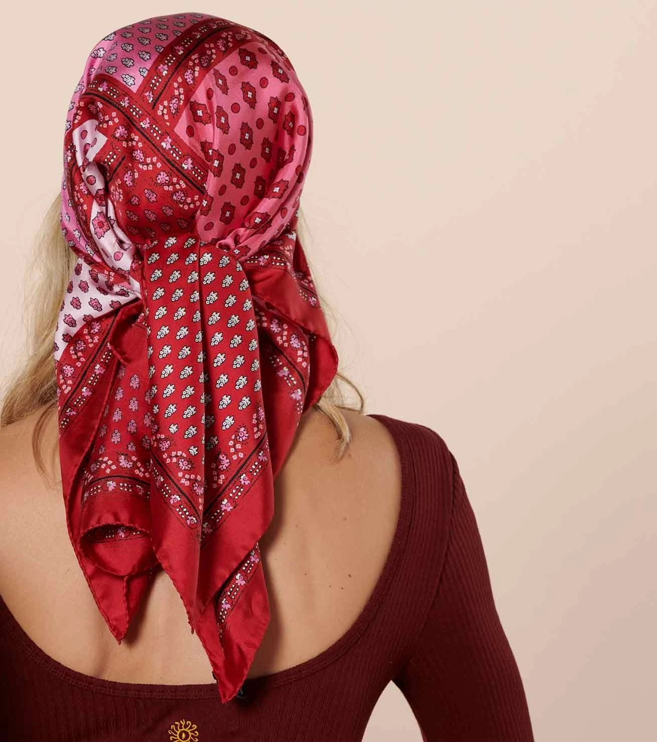 Carré En Twill De Soie ITALIENNE Rose Rouge 90 X 90 Cm 1 Carré En Twill De Soie ITALIENNE Rose Rouge 90 X 90 Cm