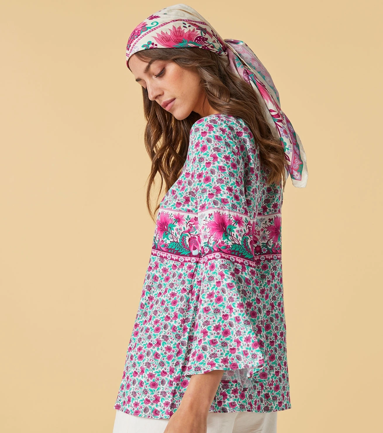 Foulard En Jacquard De Soie TANTE ALICE Fuchsia Menthe 90 X 90 Cm 2 Foulard En Jacquard De Soie TANTE ALICE Fuchsia Menthe 90 X 90 Cm – Image 2