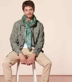 Châle En Laine Et Soie PERSEPOLIS Kaki 135 X 135 Cm