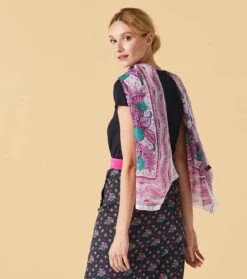 Châle En Mousseline De Soie SAINT REMY Fuchsia 135 X 135 Cm -Mode Vêtements Magasin chale saint remy fushia 135x135.2