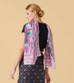 Châle En Mousseline De Soie SAINT REMY Fuchsia 135 X 135 Cm -Mode Vêtements Magasin chale saint remy fushia 135x135.3