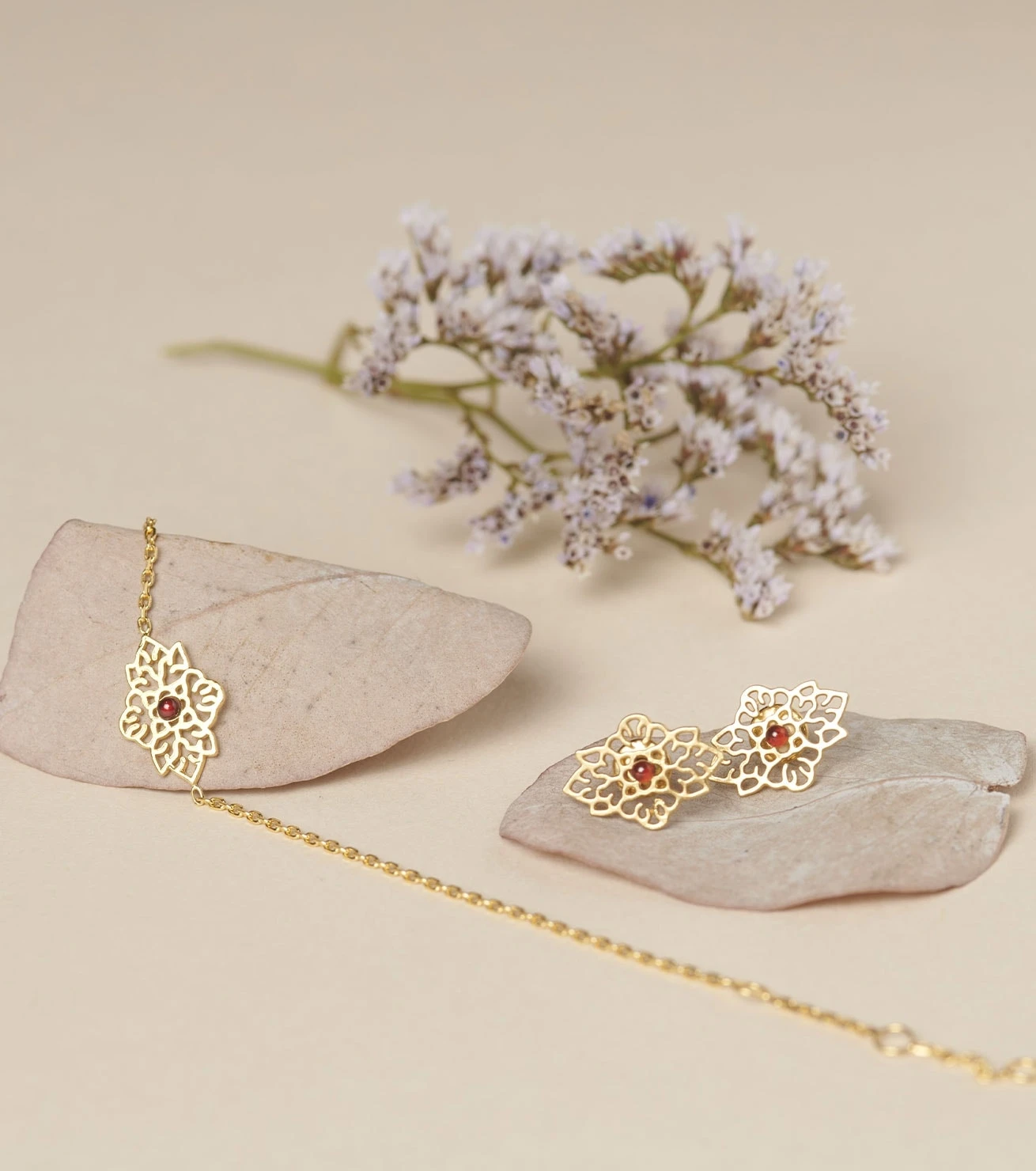 Bracelet Merveilleuse Ajourée Grenat 3 Bracelet Merveilleuse Ajourée Grenat – Image 3