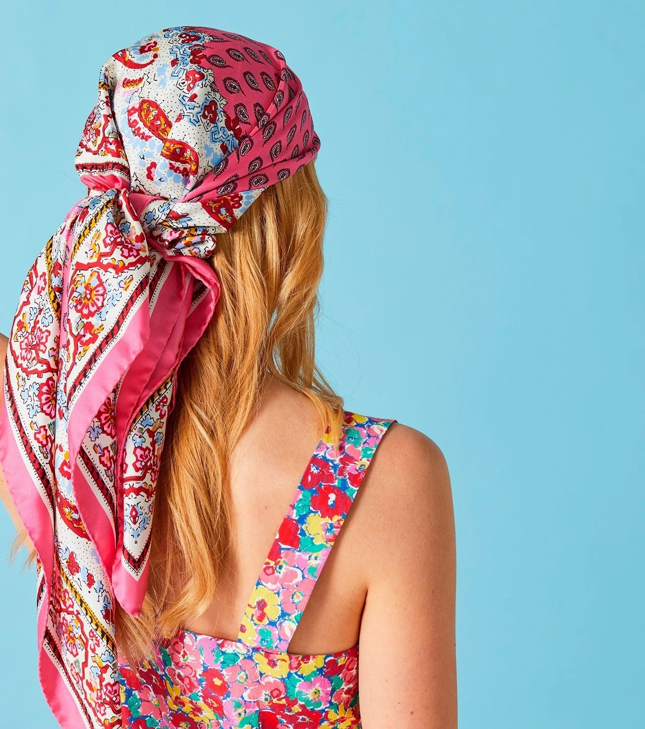 Carré En Twill De Soie PAISLEY VEGETAL Rose écru 90 X 90 Cm 3 Carré En Twill De Soie PAISLEY VEGETAL Rose écru 90 X 90 Cm – Image 3