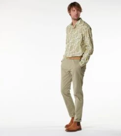 Pantalon GIONO Kaki -Mode Vêtements Magasin pantalon giono kaki.2