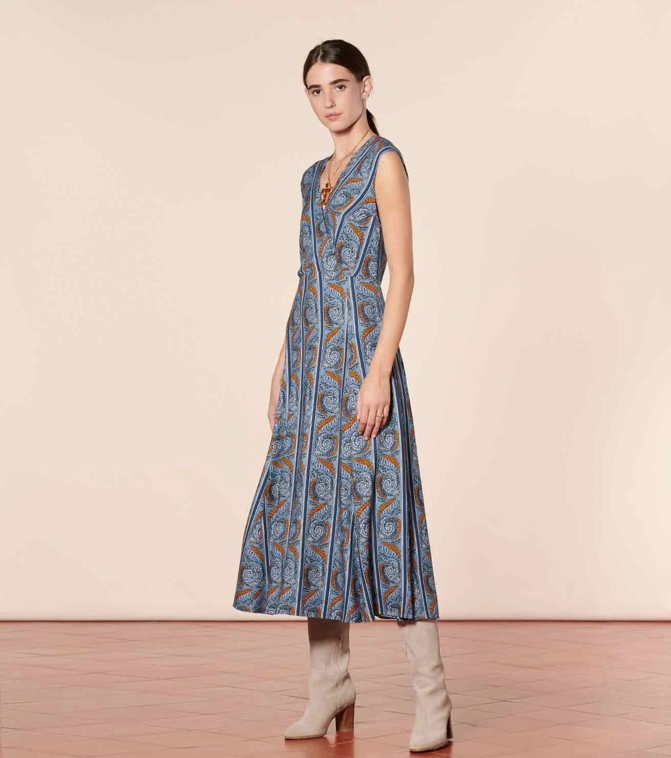 Robe NIMES Frise Spirale Grand Ciel Caramel 2 Robe NIMES Frise Spirale Grand Ciel Caramel – Image 2