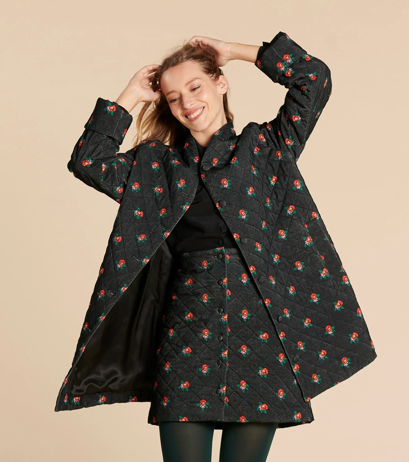 Veste Matelassée 3/4 THELMA Velours Printemps Noir Et Multico 6 Veste Matelassée 3/4 THELMA Velours Printemps Noir Et Multico – Image 6