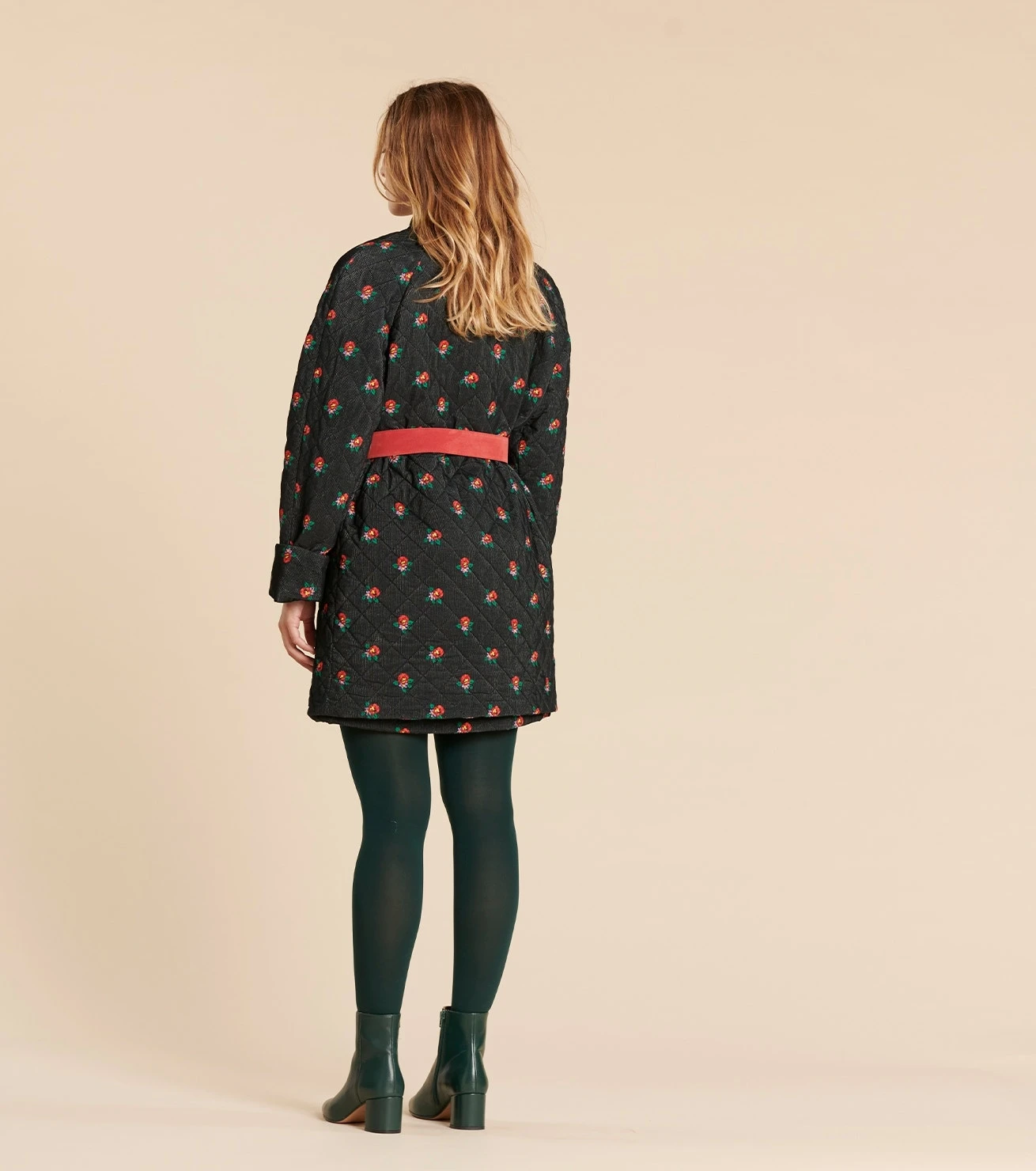 Veste Matelassée 3/4 THELMA Velours Printemps Noir Et Multico 5 Veste Matelassée 3/4 THELMA Velours Printemps Noir Et Multico – Image 5