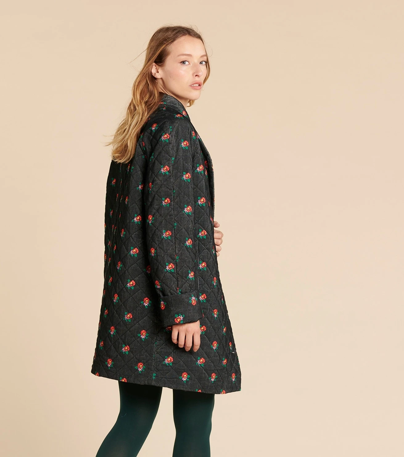 Veste Matelassée 3/4 THELMA Velours Printemps Noir Et Multico 3 Veste Matelassée 3/4 THELMA Velours Printemps Noir Et Multico – Image 3